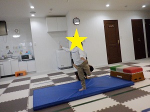 跳び乗る